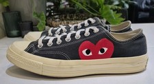 CONVERSE X COMME DES GARCONS LOW PLAY. MENS SIZE 9 UK. BLK/SAIL/RED
