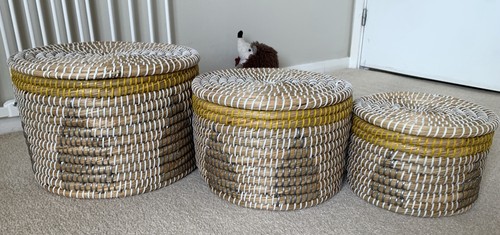 Set three nesting - set,