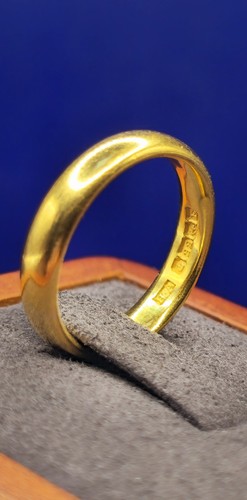 22ct gold band ring - 22ct,