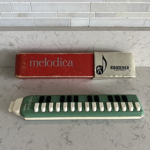Hohner melodica soprano green