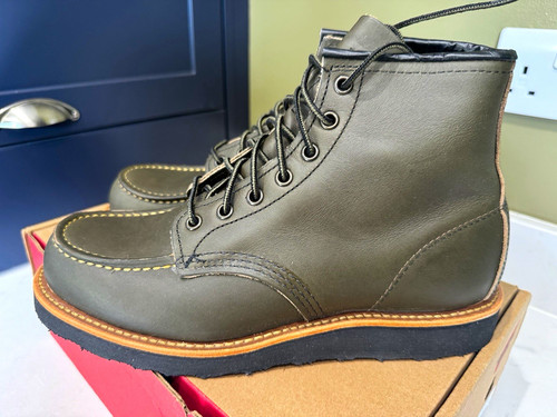 Red wing boots - red,