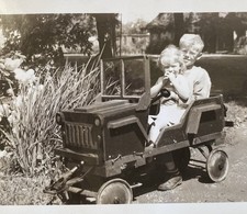 Vintage jeep pedal car - car, &