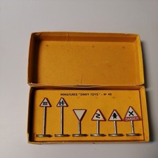 Original Dinky Toy Atlas Panneaux de Signalisation no 40 Road Signs V# 3 T