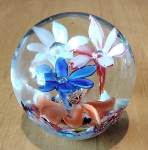 Flower glass paperweight 409g - glass,