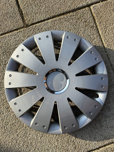 Halfords comet wheel trim - 15,