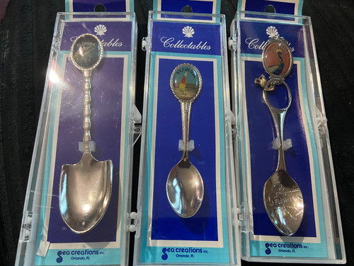 Vintage collectors souvenir - 3,