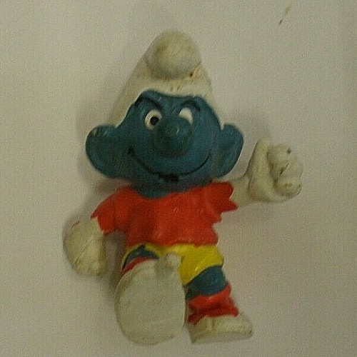 Vintage smurf footballer - smurf,