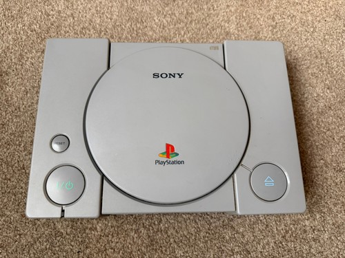 Sony playstation chipped - 1,