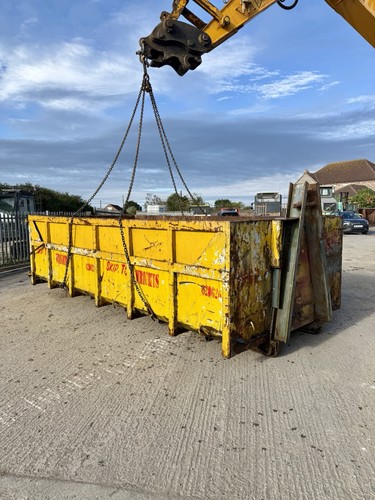 Roro skip roll off - roll,