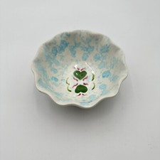 HANDCRAFTED POTTERY FLUTED BOWL