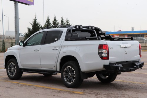Mitsubishi l200 long bed - mitsubishi,