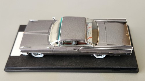 Neo pontiac bonneville - 1/43,