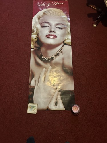 Marilyn monroe 62 door - 62",