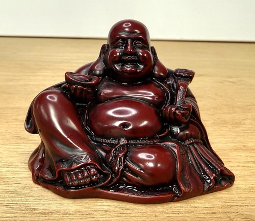 Vintage red resin - red,