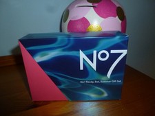 No7 Ready Set Summer Gift Set