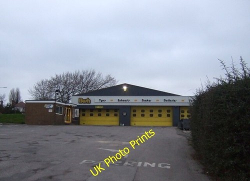 Photo 6x4 tyre fitters - photo,