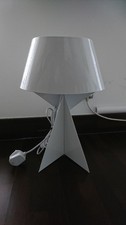 VINTAGE  WHITE HABITAT SCULPTURAL RIBBON TABLE LAMP