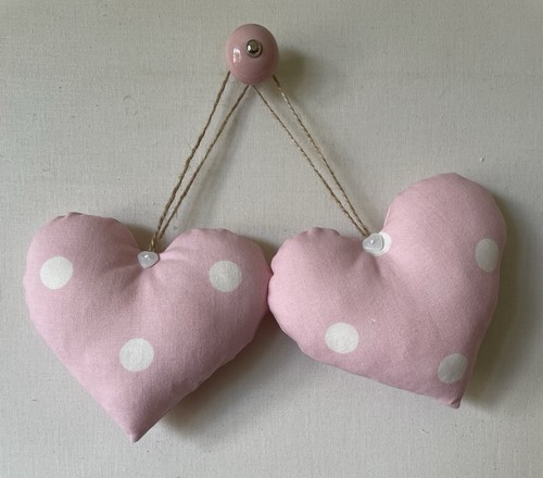 Pair heart door - of,