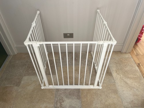 White metal fire guard - white,