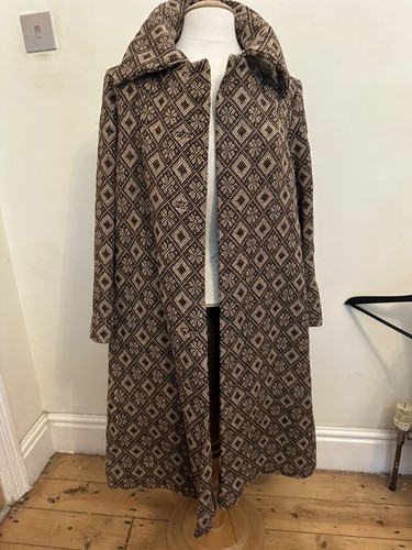 Early 1970s welsh 100 - 100%, wool