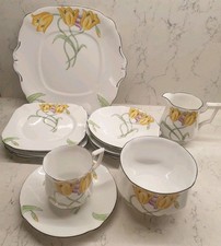 English bone china 14 piece part tea set "Tulip" # 2573 Vintage 