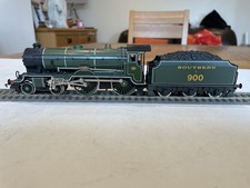 HORNBY R817 SR SCHOOLS CLASS 4-4-0 LOCO No 900 ETON in SR Green Livery. OO Gauge