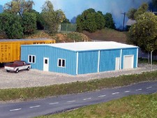 Ho Scale - Commercial Building Kit with Hall - 5005 Neu