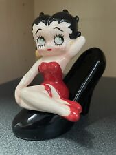 NEW OFFICIAL BETTY BOOP SHOE CRUET SET SALT & PEPPER MAGNETIC SMALL BOXED 20111