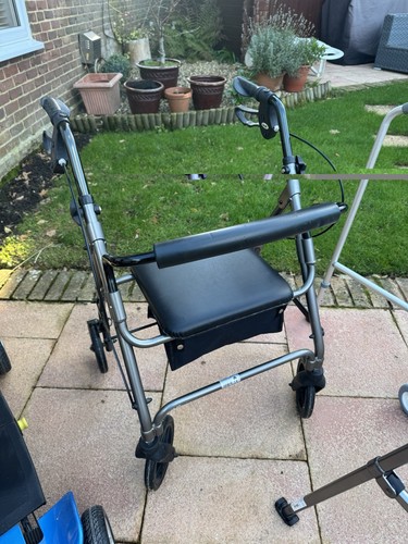 Wheel rollator walker with - 4-wheel,