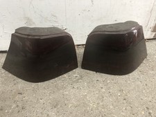 VW GOLF MK4 REAR LIGHTS TAIL LIGHTS PAIR (1 HAS A TAB BROKEN AND 1 CRACKED)