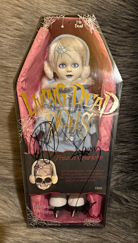 Living dead dolls - living,