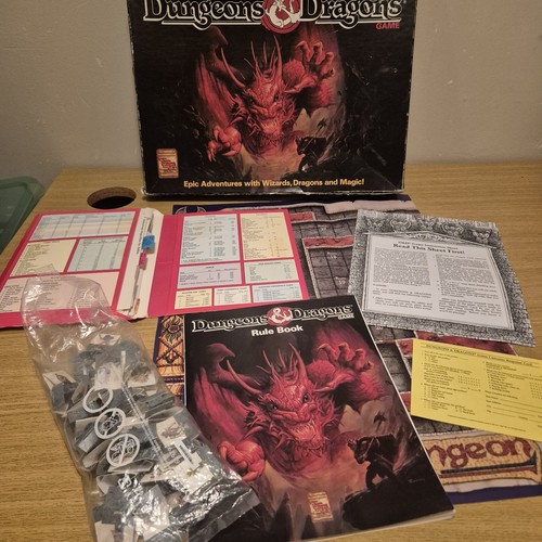 Dungeons dragons board game - dungeons,