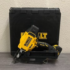 DEWALT DCN930 18V XR BRUSHLESS 1ST FIX NAIL GUN WITH BATTERY AND CHARGER