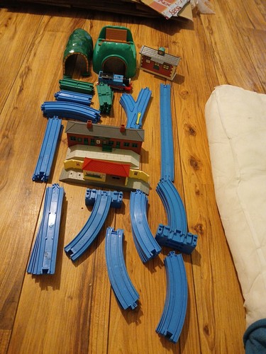 Thomas the tank engine - thomas,