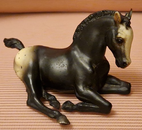 Vintage breyer 165 laying - vintage,