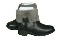 NIB UGG Size 5 CHYLER Black