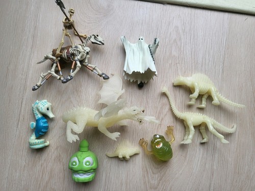 Glow the dark figure bundle - dark,