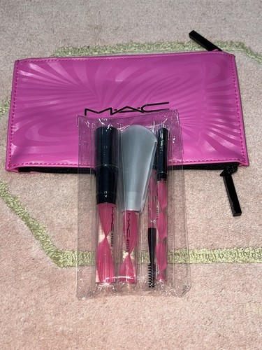 Mac pink theme make - up, brush