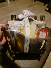 Jonas & James Winter Berry and