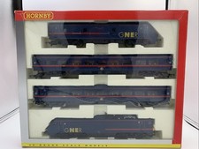 HORNBY R2002A GNER CLASS 91 TRAIN PACK 