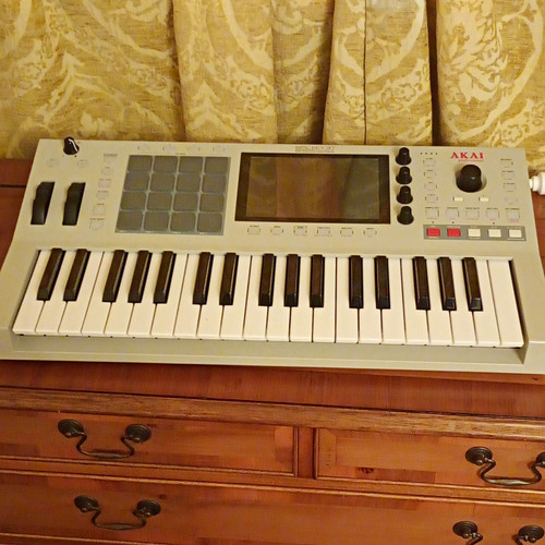 Akai mpc key mint - 37, *mint
