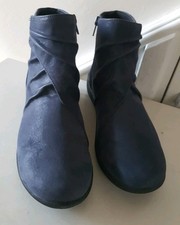 Clarks Cloudsteppers Size 5E (