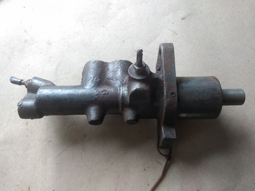 Brake master cylinder senator - master,