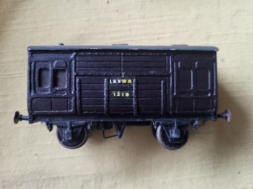 Scratchbuilt lnwr luggage van - lnwr,