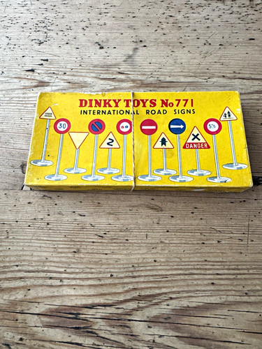 Dinky toys 771 international - dinky,