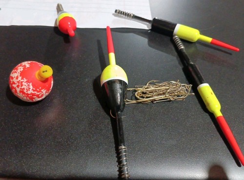 Fishing bobbers and - 5,