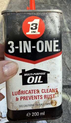 Vintage tin oil - 1,