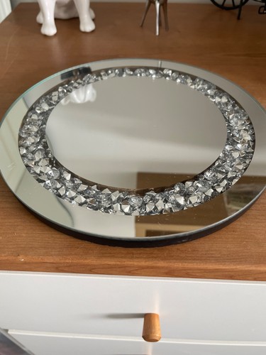 Glass mirror plinth stand
