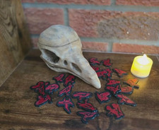 Set runes and raven - of,