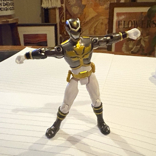 Power rangers action figure - power,
